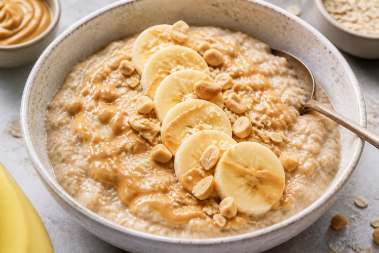Peanut Butter Banana Protein Oatmeal – A Warm, Satisfying Breakfast Boost